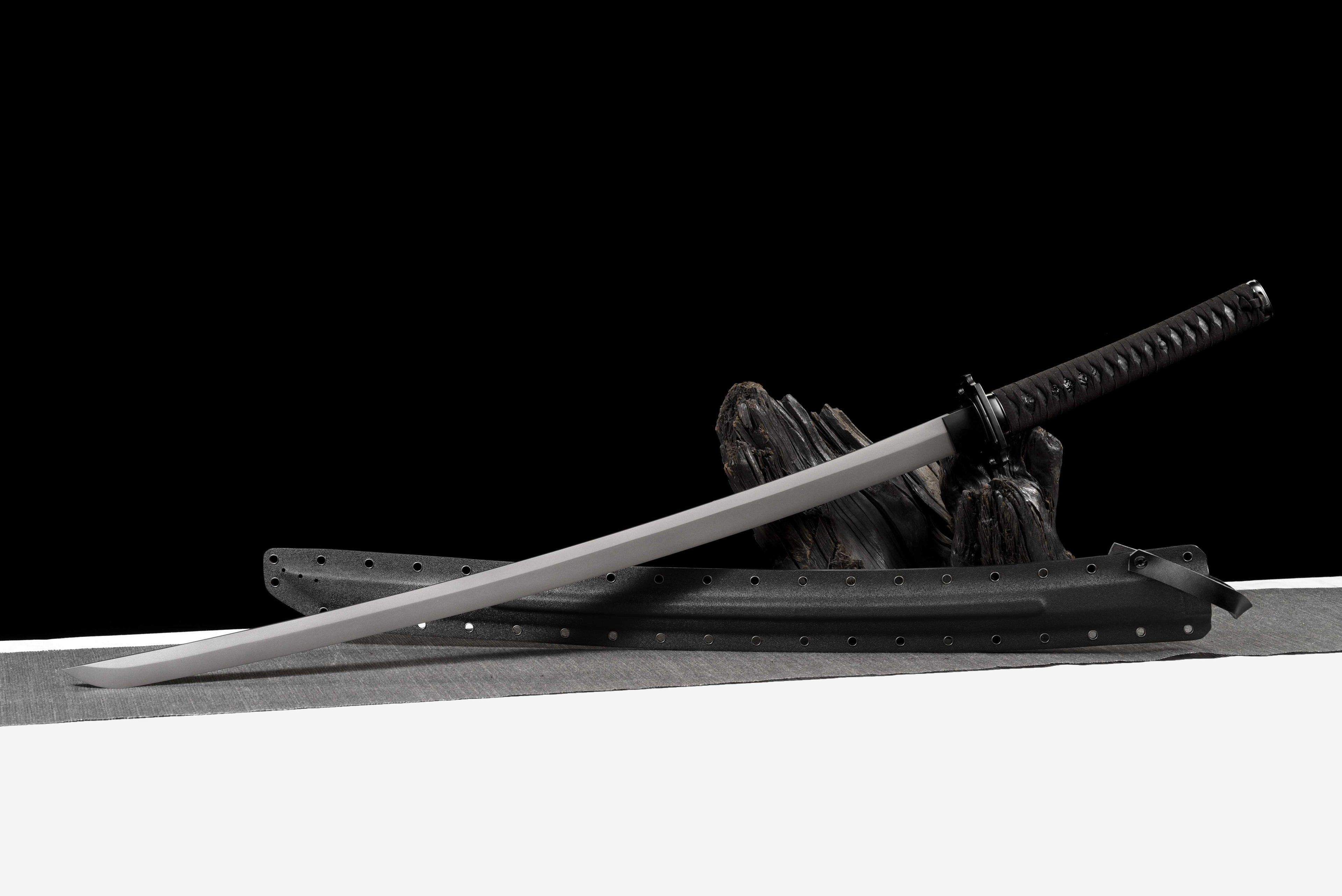 Tactical Katana - Titanium Plated Carbon Steel Blade (Anti-Rust/Scratch Resistant) | Suede Cross-Wrap Handle | Kydex Sheath | Full-Tang Construction
