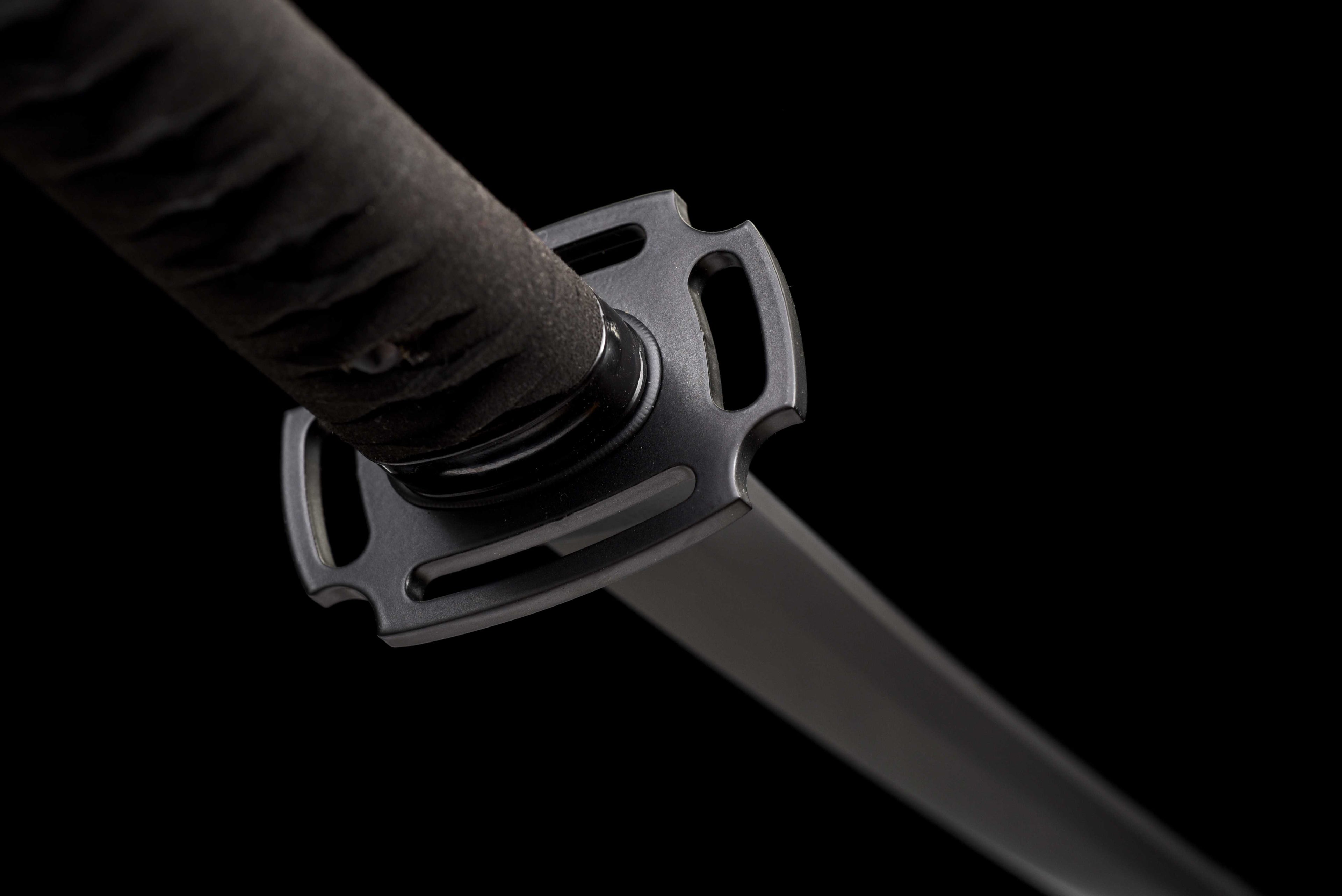 Tactical Katana - Titanium Plated Carbon Steel Blade (Anti-Rust/Scratch Resistant) | Suede Cross-Wrap Handle | Kydex Sheath | Full-Tang Construction