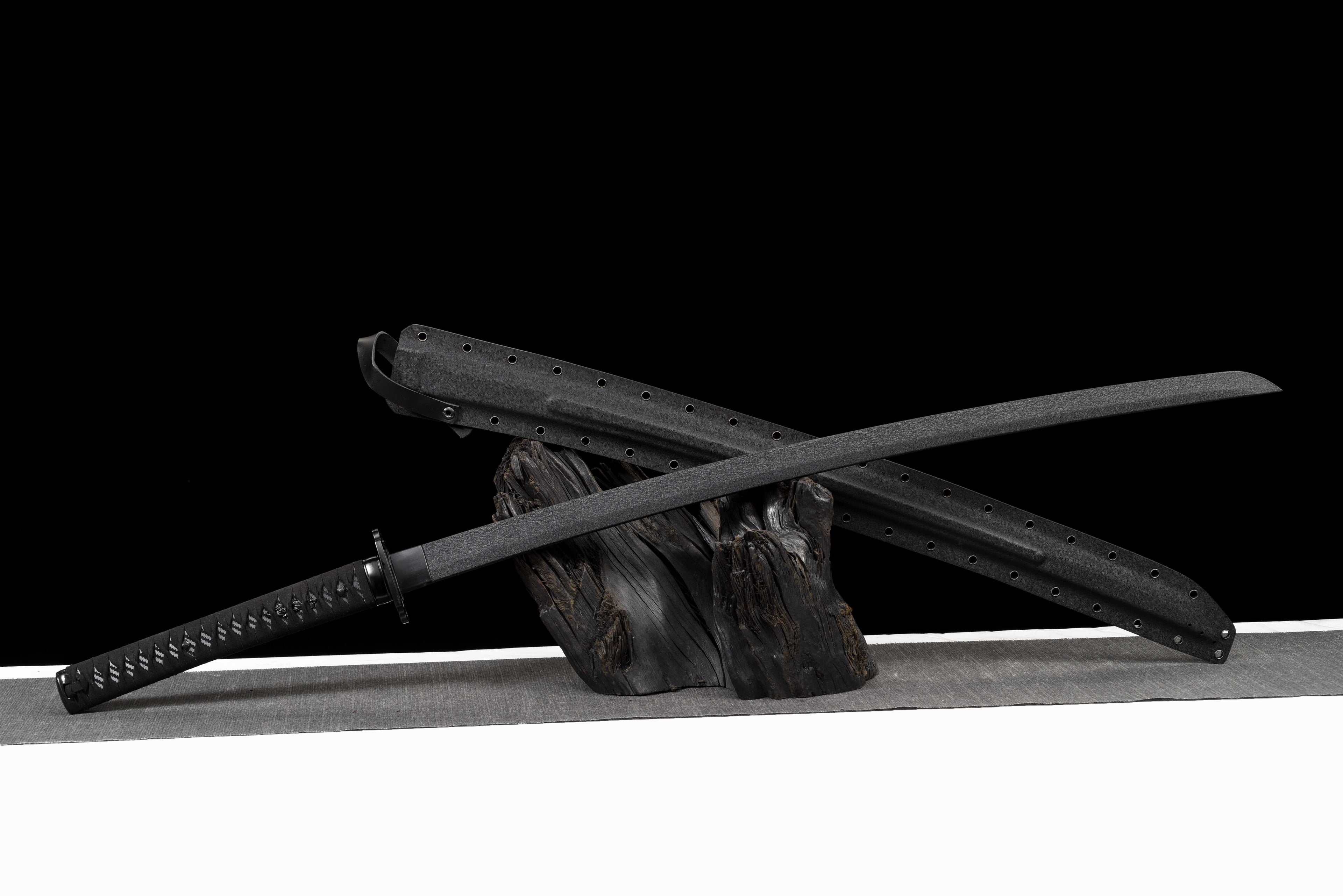 Tactical Katana - Ceramic Coated Carbon Steel Blade (Anti-Rust), Suede Cross Wrap Handle & Kydex Sheath | Full-Tang