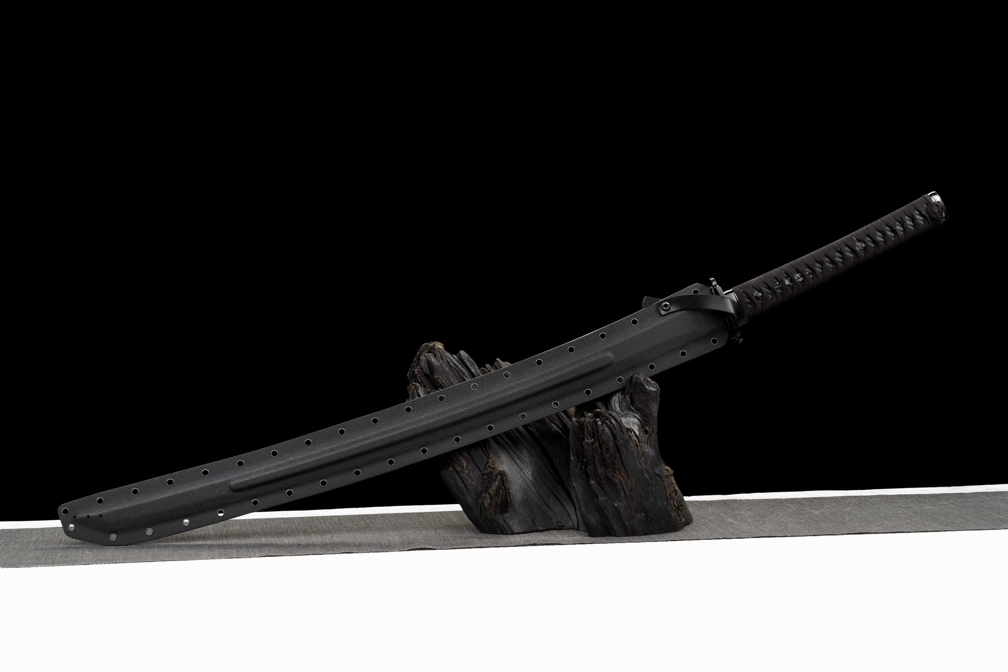 Tactical Katana - Ceramic Coated Carbon Steel Blade (Anti-Rust), Suede Cross Wrap Handle & Kydex Sheath | Full-Tang