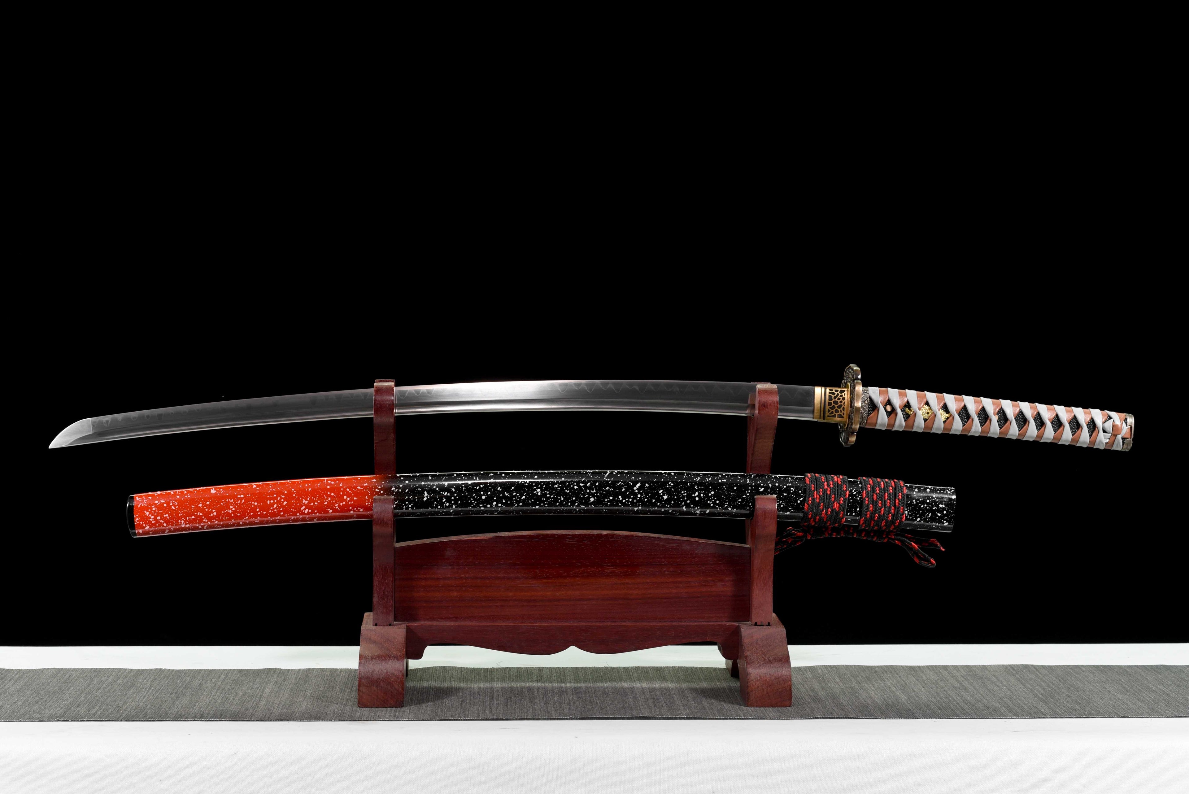 鎌蒼"Kurasama" Katana - T10 Clay Tempered Blade with Blood Groove & Hand-Polished Hamon, Alloy Tsuba, Lacquered Wood Saya | Full-Tang ﻿