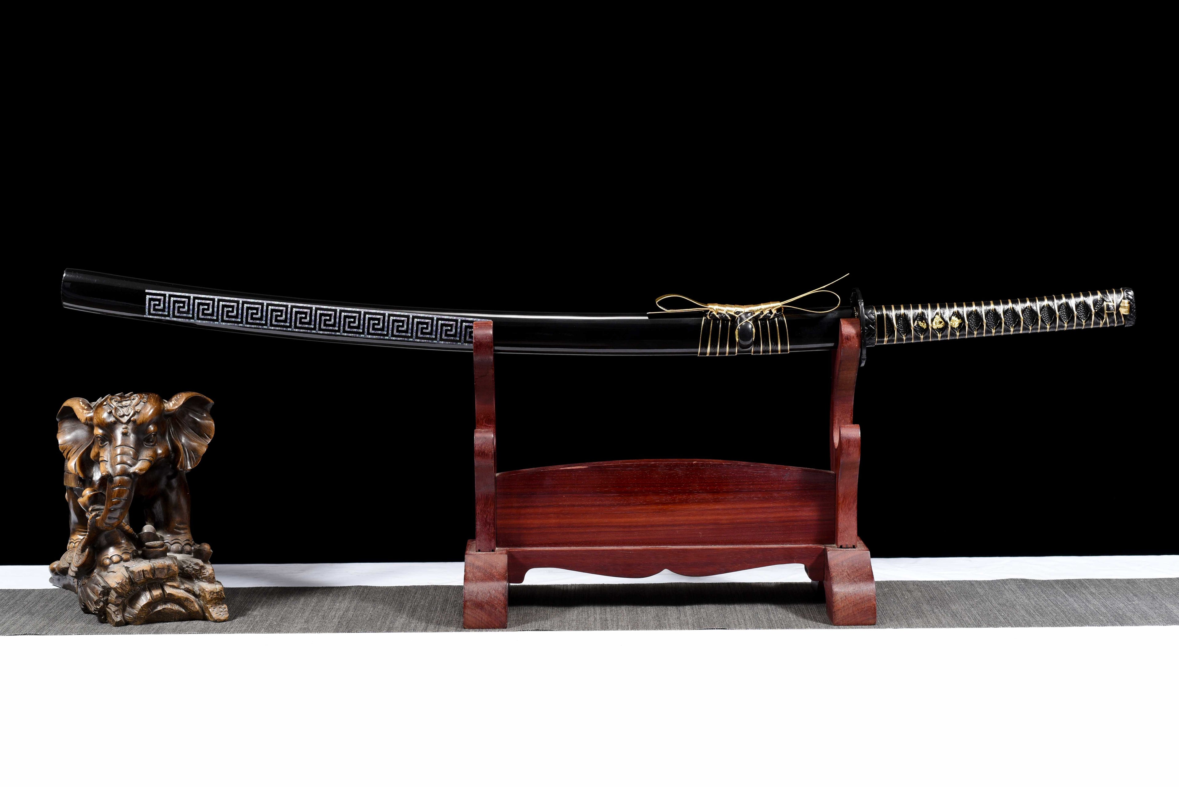 黒金 Handmade black and gold samurai sword: high-carbon steel blade, black and gold color contrast, collection-grade cold weapon